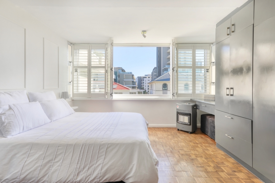 1 Bedroom Property for Sale in Green Point Western Cape